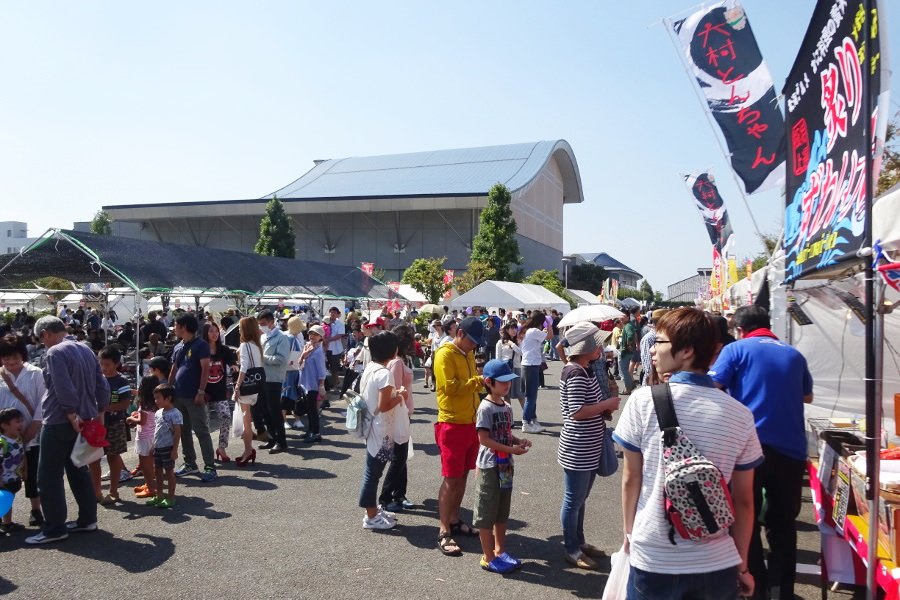 長崎県内の味が集まる「ご当地自慢グルメフェアinおおむら」 長崎県内の味が集まる「ご当地自慢グルメフェアinおおむら」