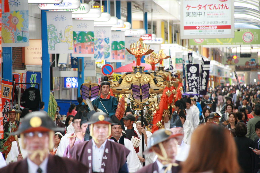 亀山八幡宮の秋の例祭「佐世保くんち」 亀山八幡宮の秋の例祭「佐世保くんち」