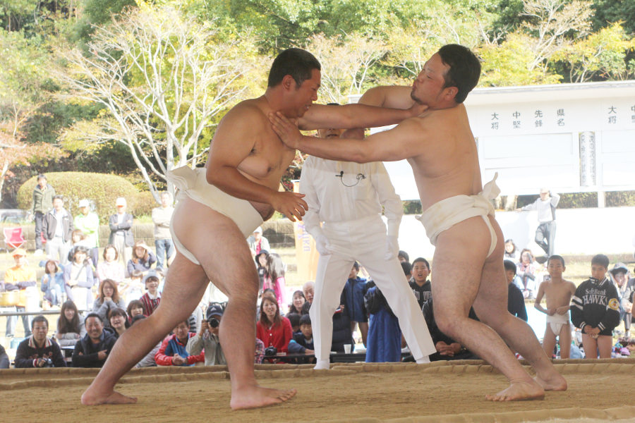 泉山磁石場の山神への奉納相撲だった「石場相撲大会」 泉山磁石場の山神への奉納相撲だった「石場相撲大会」