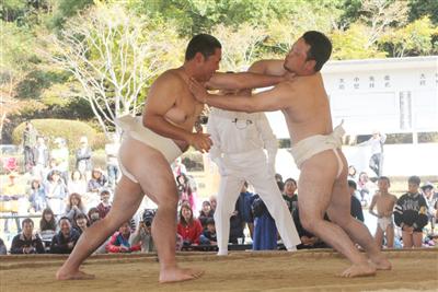 泉山磁石場の山神への奉納相撲だった「石場相撲大会」