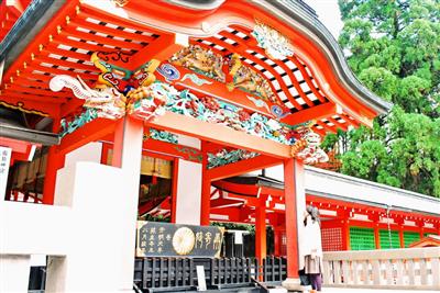 「薩摩おごじょ 霧島六社権現をめぐる旅」で訪れる霧島神宮