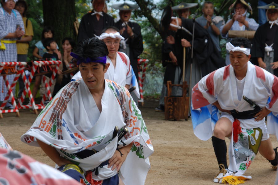 旧武雄領内に伝承される民俗芸能「武雄の荒踊」 旧武雄領内に伝承される民俗芸能「武雄の荒踊」