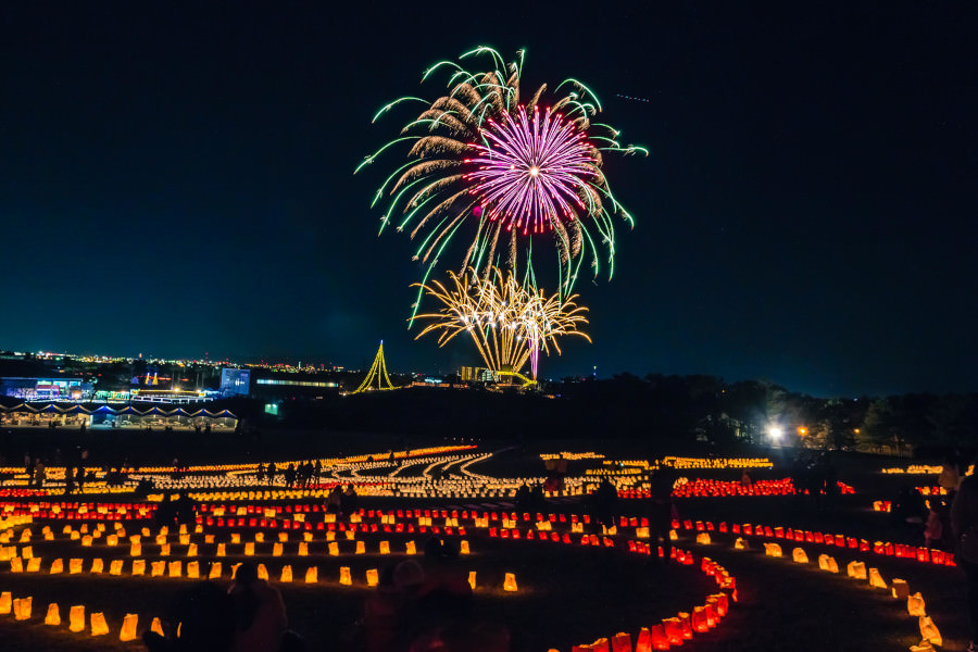 うみなかクリスマスキャンドルナイト 光の地上絵と冬の夜空を彩る花火を堪能 福岡 たびらい うみなかクリスマスキャンドルナイト 光の地上絵と冬の夜空を彩る花火を堪能 福岡 たびらい