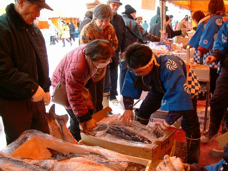 購入した商品は、まつり会場から地方発送も可能