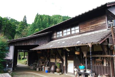 築100年の納屋を改装した「農家民宿 具座」の宿泊棟