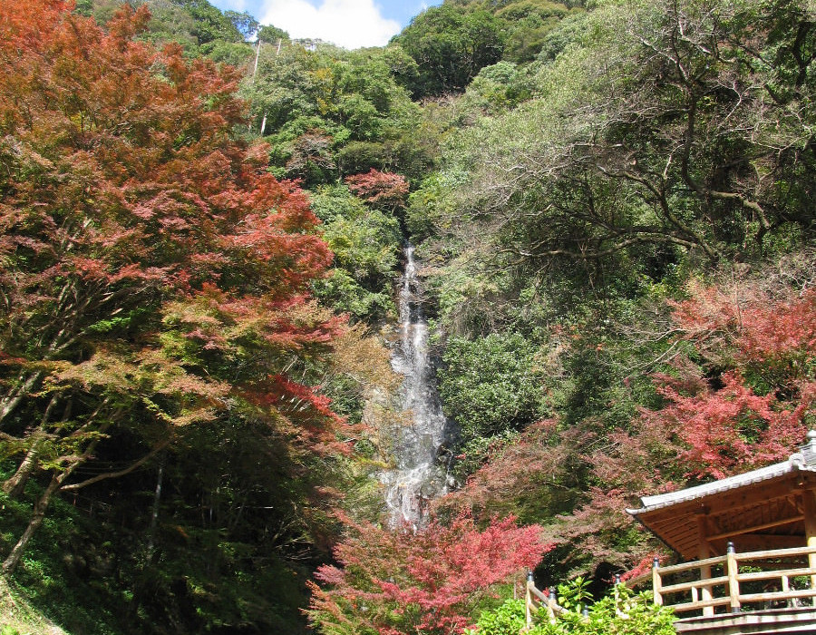 小京都・小城の象徴の一つである「清水の滝」 小京都・小城の象徴の一つである「清水の滝」