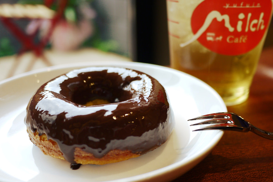 焼きたてドーナツにホットチョコが絡む「ホットチョコドーナツ」 焼きたてドーナツにホットチョコが絡む「ホットチョコドーナツ」