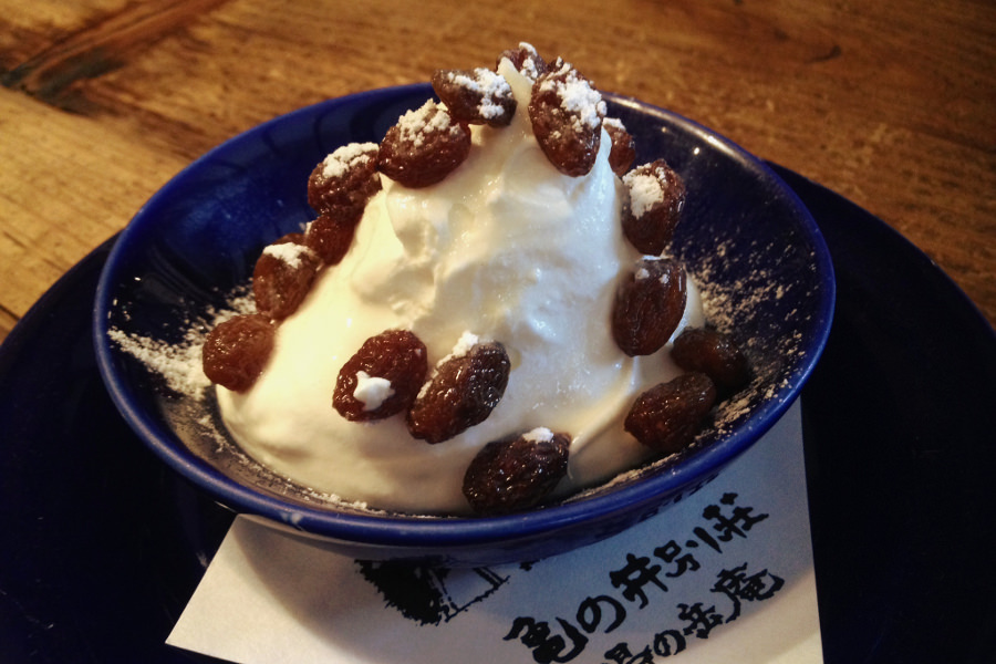 冬の由布岳の雪化粧をイメージした人気スイーツ「モン・ユフ」 冬の由布岳の雪化粧をイメージした人気スイーツ「モン・ユフ」