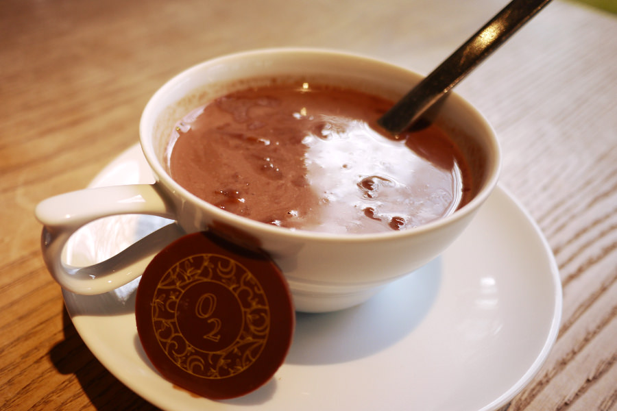 最高級のクーベルチュールを使用したテテオの「ショコラショー」 最高級のクーベルチュールを使用したテテオの「ショコラショー」