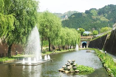高森町のオアシス「高森湧水トンネル公園」