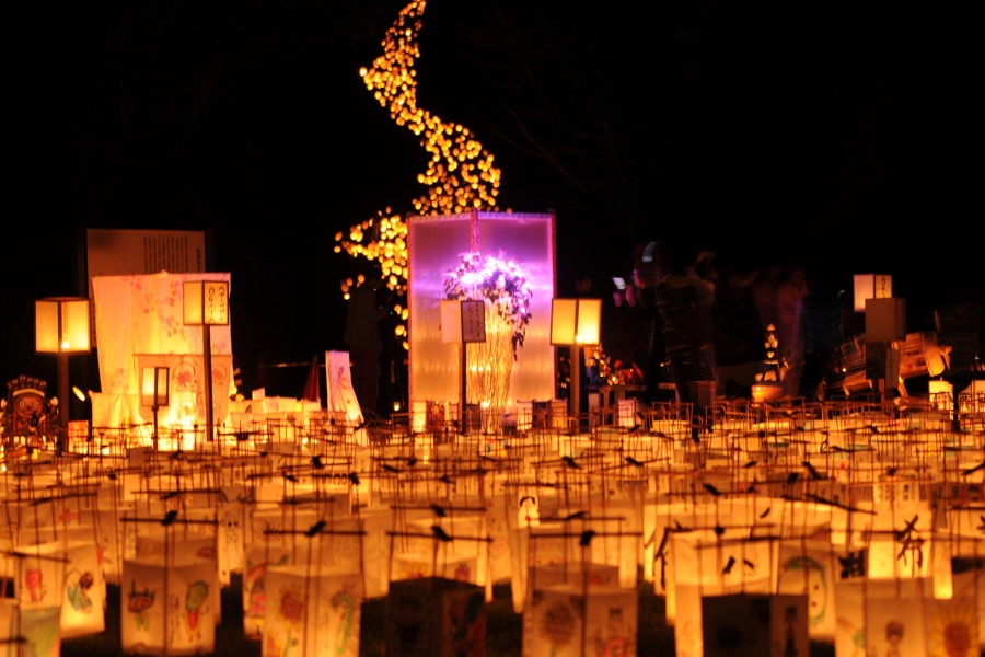 幻想的な「高鍋城灯籠まつり」 幻想的な「高鍋城灯籠まつり」