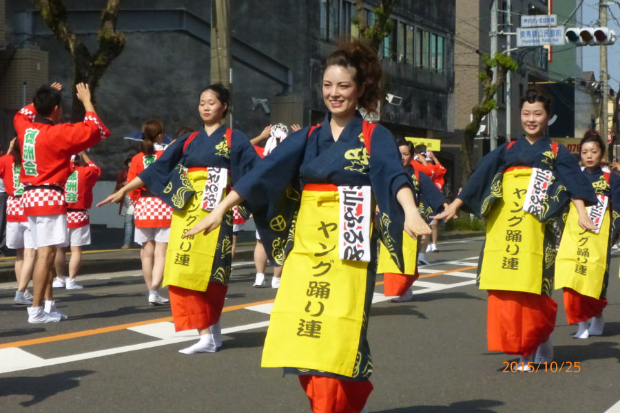 国道が舞台となる「谷山ふるさと祭」の本祭 国道が舞台となる「谷山ふるさと祭」の本祭