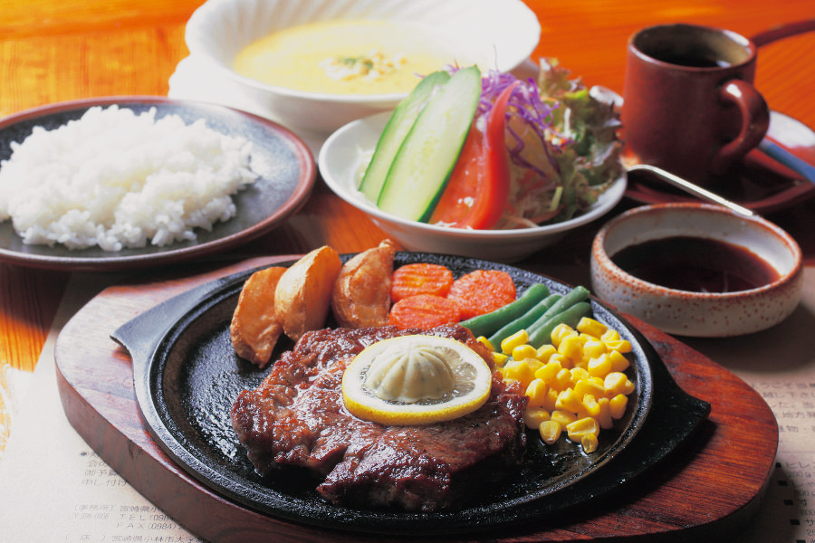 「焼肉&ステーキ なかにし」のステーキランチ 「焼肉&ステーキ なかにし」のステーキランチ