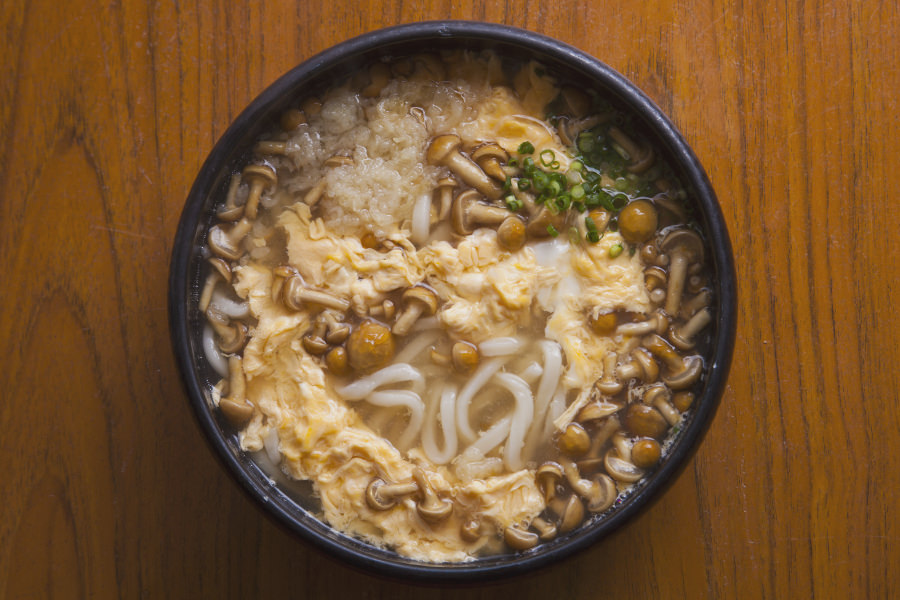 豊味うどんの通好みメニュー「なめことじうどん」 豊味うどんの通好みメニュー「なめことじうどん」