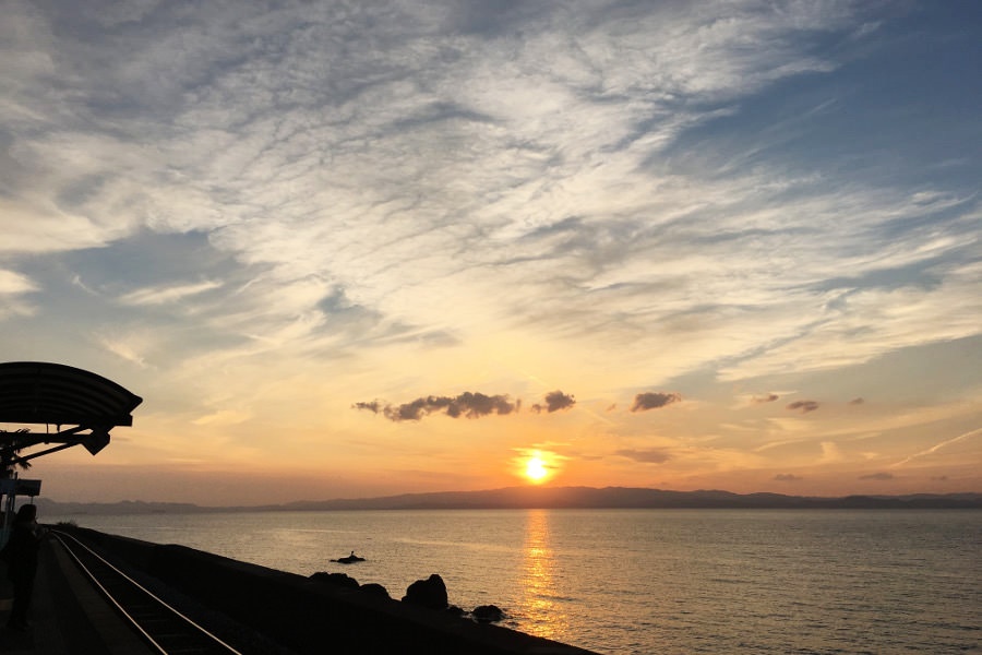 “最も海に近い駅”千綿駅からの風景