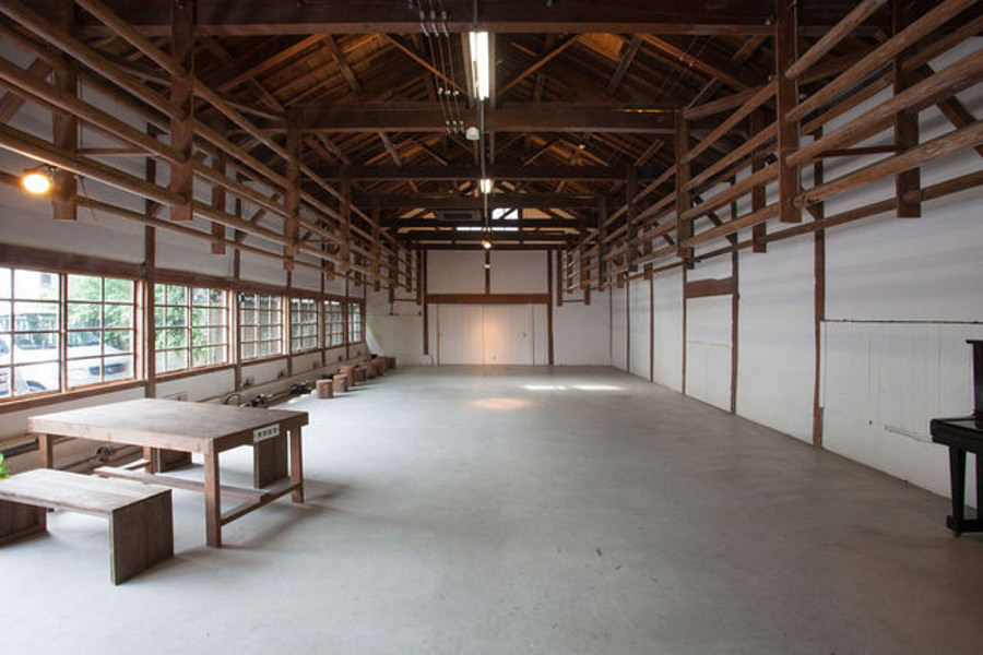 個性が光る作品が展示される「モンネポルト」の空間 個性が光る作品が展示される「モンネポルト」の空間