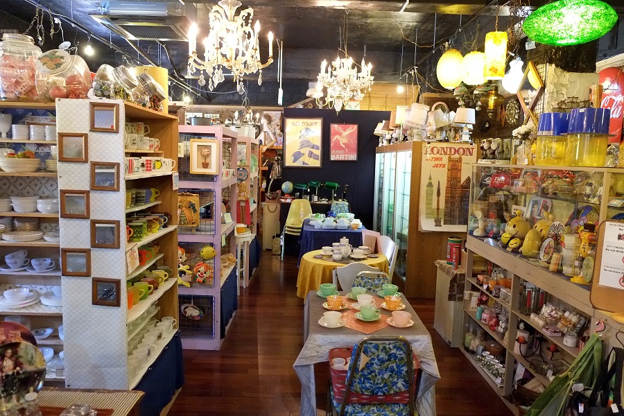 ポップな店内のディスプレイも可愛い