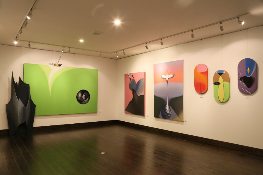 「花の木美術館」の館内