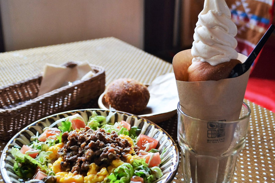 人気メニューの日田っ子ライスとコロネソフト 人気の日田っ子ライスとコロネソフト