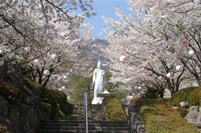 眉山治山祈念公苑の聖観音菩薩像