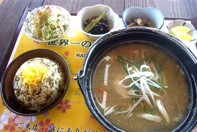 野菜はもちろん味噌の大豆まで阿蘇産にこだわる「だご汁定食」