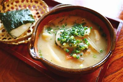 大分の郷土料理だんご汁と天むすびのセット