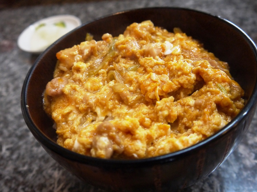 全て湯布院産の食材を使った「親子丼」 全て湯布院産の食材を使った「親子丼」