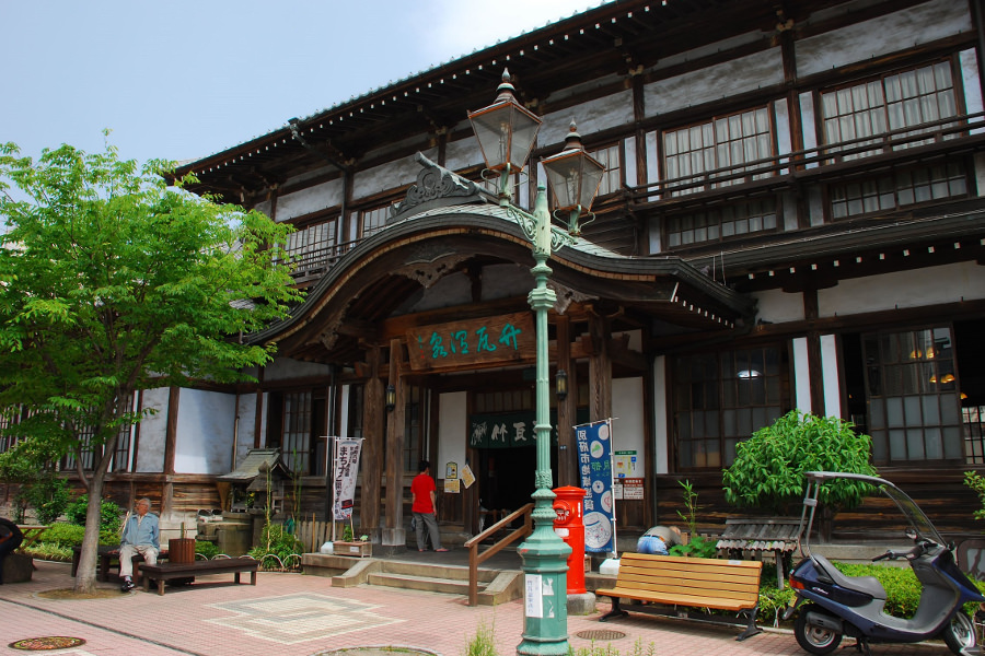 別府温泉のシンボル的温泉。多くの観光客が訪れます 別府温泉のシンボル的温泉。多くの観光客が訪れます