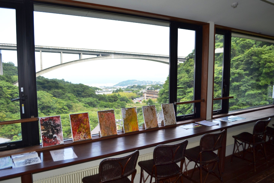 展望休憩室では別府の絶景を眺めながらゆったり寛げます 展望休憩室では別府の絶景を眺めながらゆったり寛げます