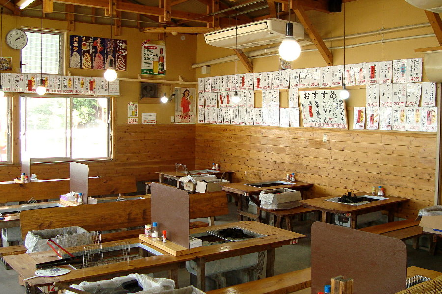 冷房を完備しているので、夏でも快適に食事ができます 冷房を完備しているので、夏でも快適に食事ができます