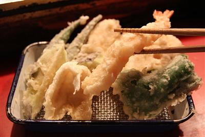 旬の魚の天ぷらが味わえる盛り合わせ