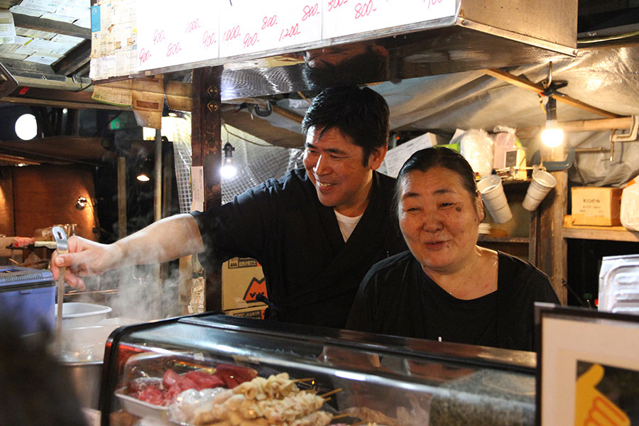 山口静美さん・義弘さんの姉弟で営む屋台 山口静美さん・義弘さんの姉弟で営む屋台