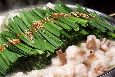 博多もつ鍋味噌味は、芳々亭一番人気の濃厚スープ