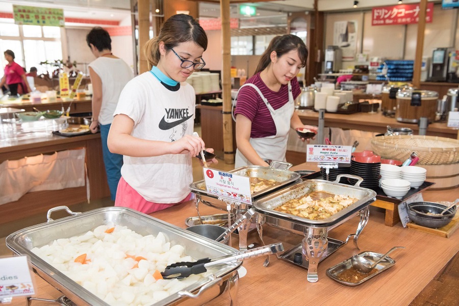 健食バイキングちゅら島 ランチにおすすめ おきなわワールド内にある食事処 たびらい 健食バイキングちゅら島 ランチにおすすめ おきなわワールド内にある食事処 たびらい