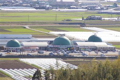 メロンの形をした屋根が目印の外観