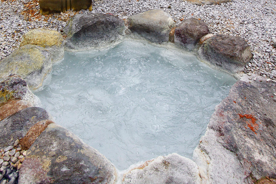 高温泉で知られる小浜にある唯一の冷炭酸泉