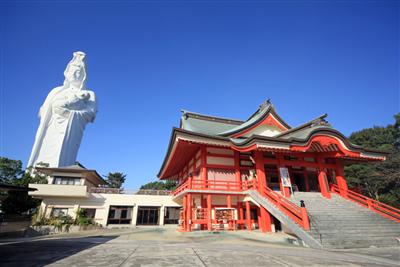 日本最大級の救世慈母大観音像をシンボルとした成田山久留米分院