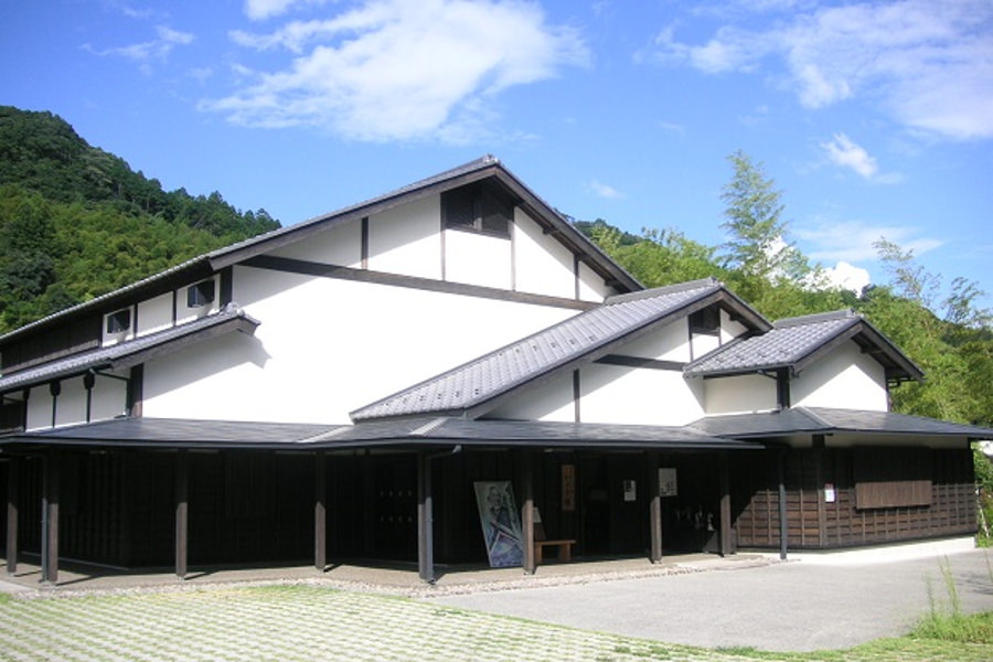 炭鉱で賑わった当時の宝珠山の歴史を見つめ続けた建物が現存 炭鉱で賑わった当時の宝珠山の歴史を見つめ続けた建物が現存