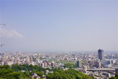 市街地を縫って流れる白川など熊本市街地が一望できます
