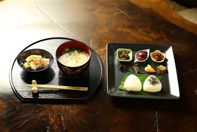 「茶房さくらさくら」の人気メニュー「お姫様だんご汁 菜如」