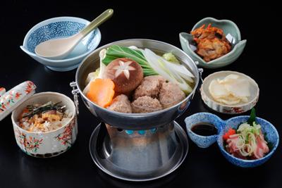 地元食材と地鶏の旨みが堪能できる龍馬鍋は1日10食限定