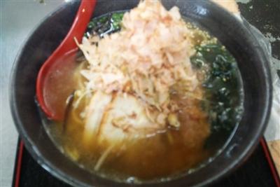 山川産本枯節をたっぷり使用した勝武士ラーメン