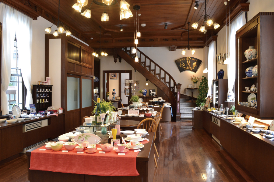 とても豪華な有田本店のショールーム