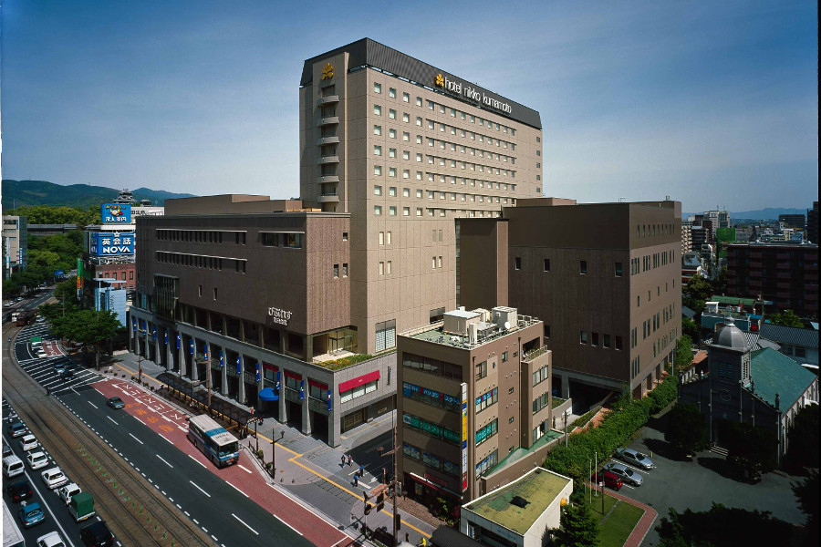 ビル内にショッピング店、カフェ、ホテルなどが入っており気軽に立ち寄りやすい「熊本市現代美術館」 「熊本市現代美術館」