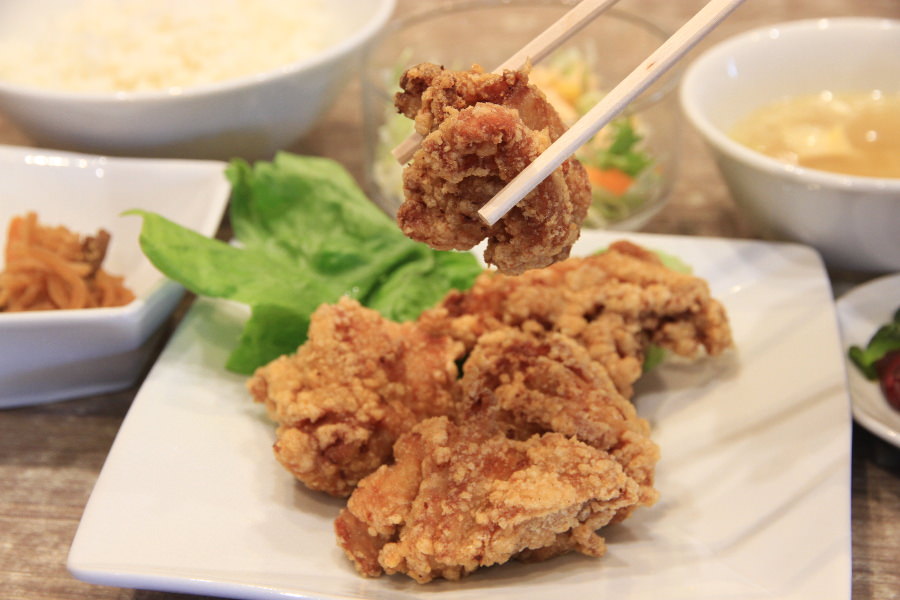 宇佐からあげ発祥の店の味は、後引くおいしさ