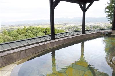 露天風呂からの視界いっぱいのパノラマは圧巻です