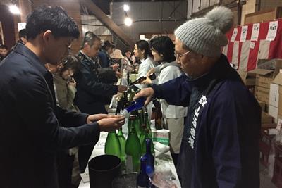地酒の飲み比べを楽しめます