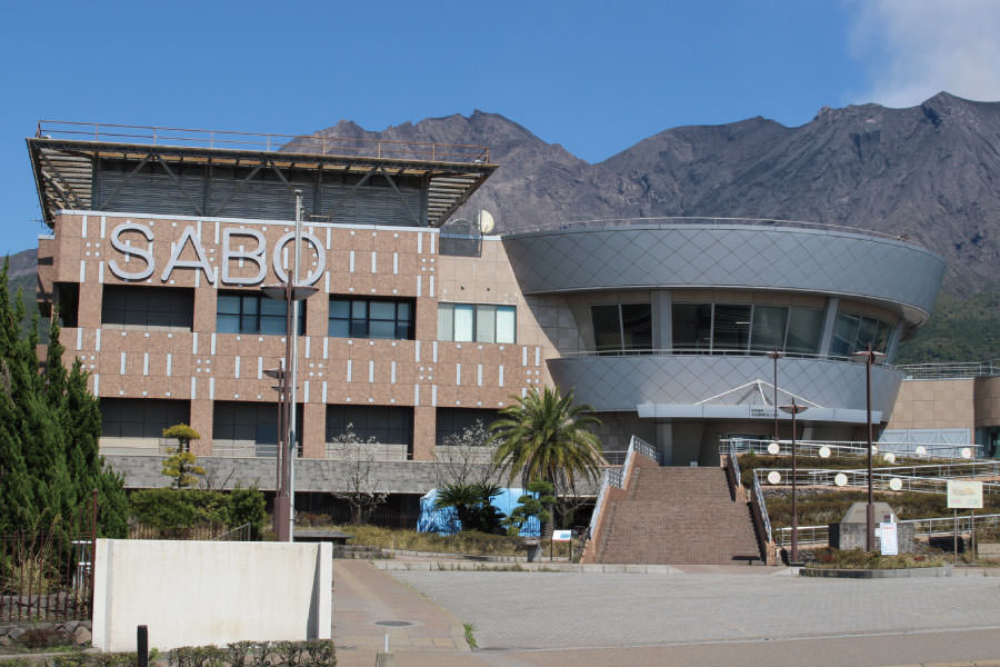 ユニークな形をした外観。とても目を引きます ユニークな形をした外観。とても目を引きます