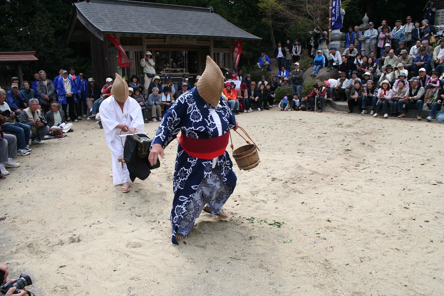 稲作の一連の所作が、古式にのっとり演じられます