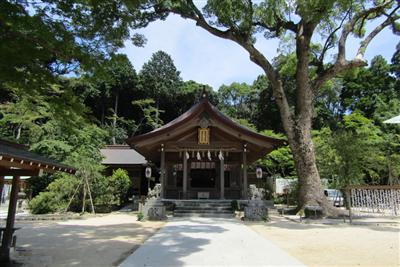 霊峰・宝満山の麓に鎮座する女神の宮